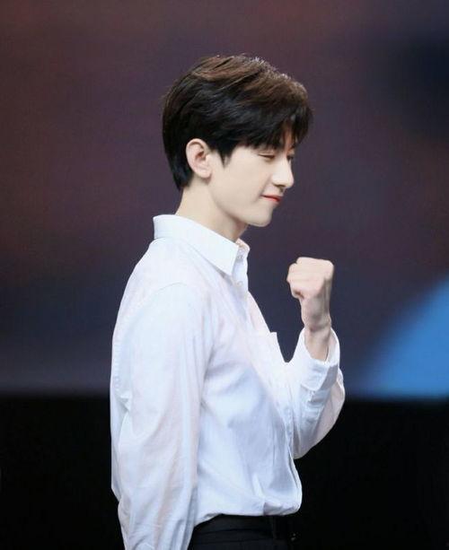 成毅新代言爆料视频,神秘品牌引期待